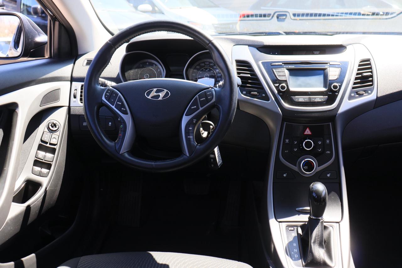 2015 Hyundai Elantra GLS | Auto | Sunroof | Bluetooth | Alloys ++ Photo33