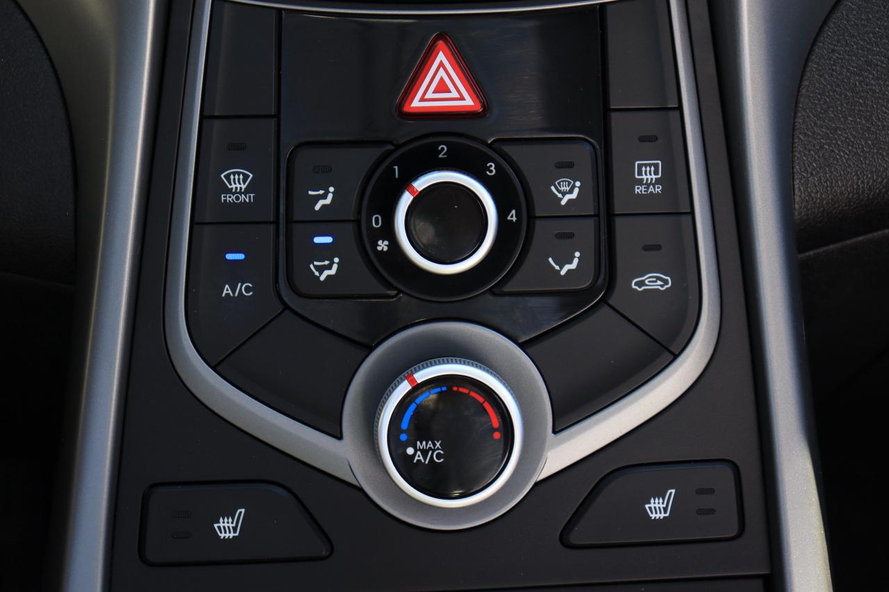2015 Hyundai Elantra GLS | Auto | Sunroof | Bluetooth | Alloys ++ Photo24