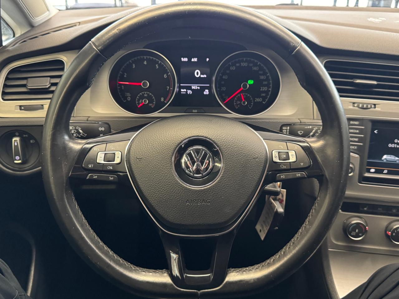 2016 Volkswagen Golf Trendline+Camera+ApplePlay+HeatedSeats+CLEANCARFAX - Photo #11