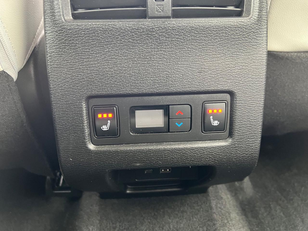 2022 Mitsubishi Outlander SE 4WD - Photo #12