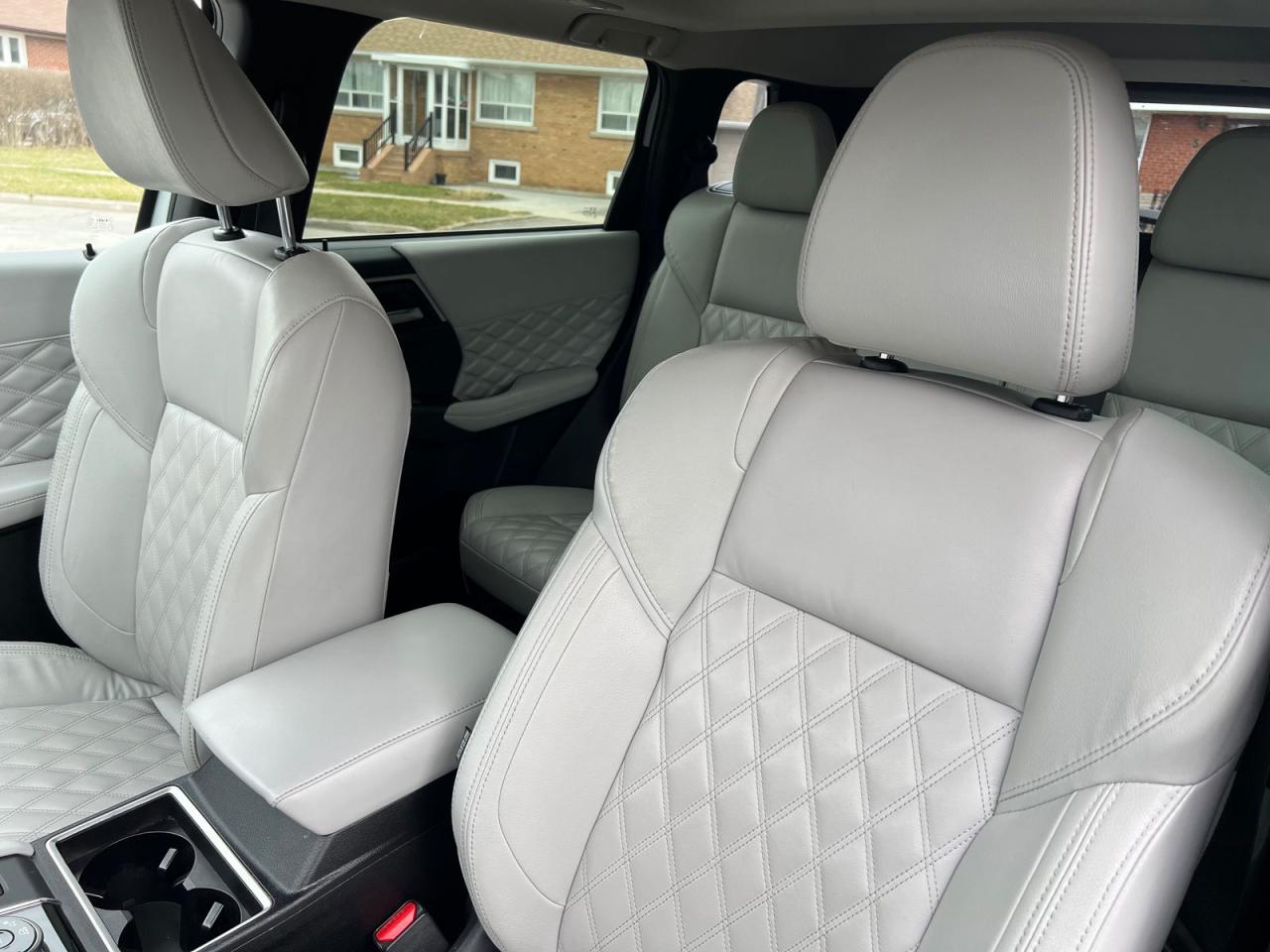 2022 Mitsubishi Outlander SE 4WD - Photo #14