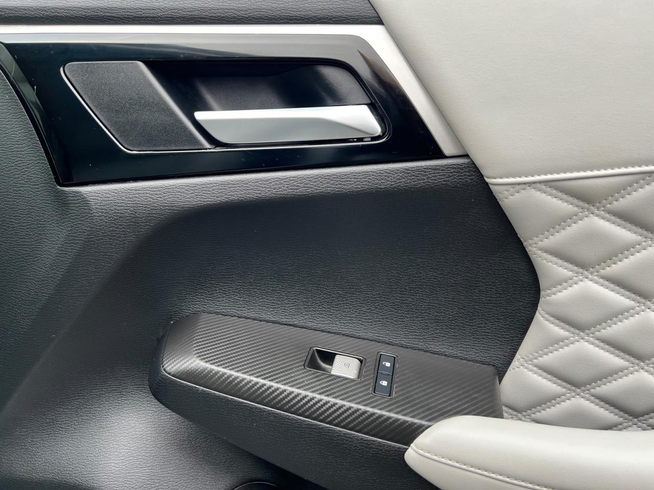 2022 Mitsubishi Outlander SEL S-AWC - Photo #32