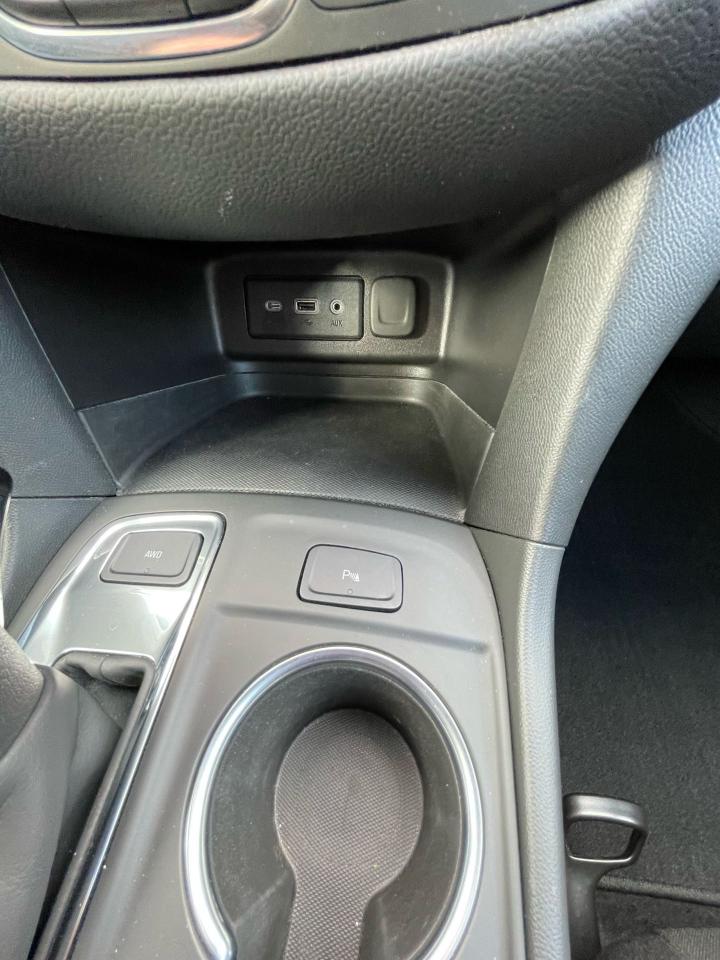 2022 Chevrolet Equinox LT - Photo #10