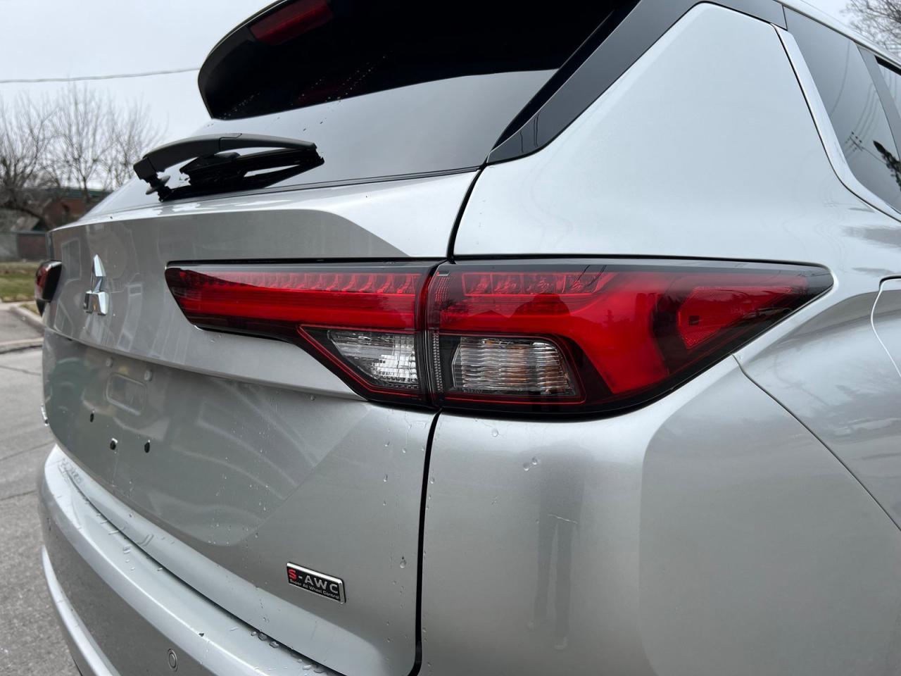 2022 Mitsubishi Outlander SE 4WD - Photo #7
