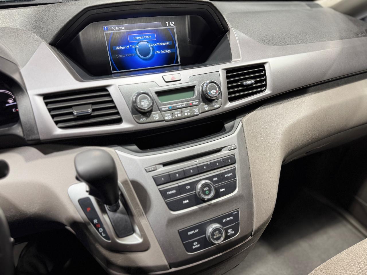 2014 Honda Odyssey LX - Photo #14