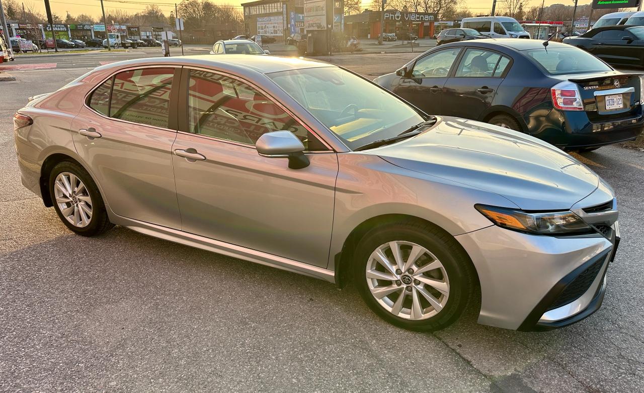 2021 Toyota Camry SE Photo3