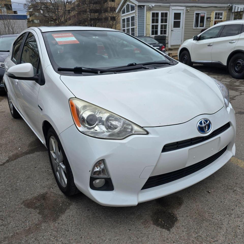 2012 Toyota Prius c 5dr HB Technology Photo2
