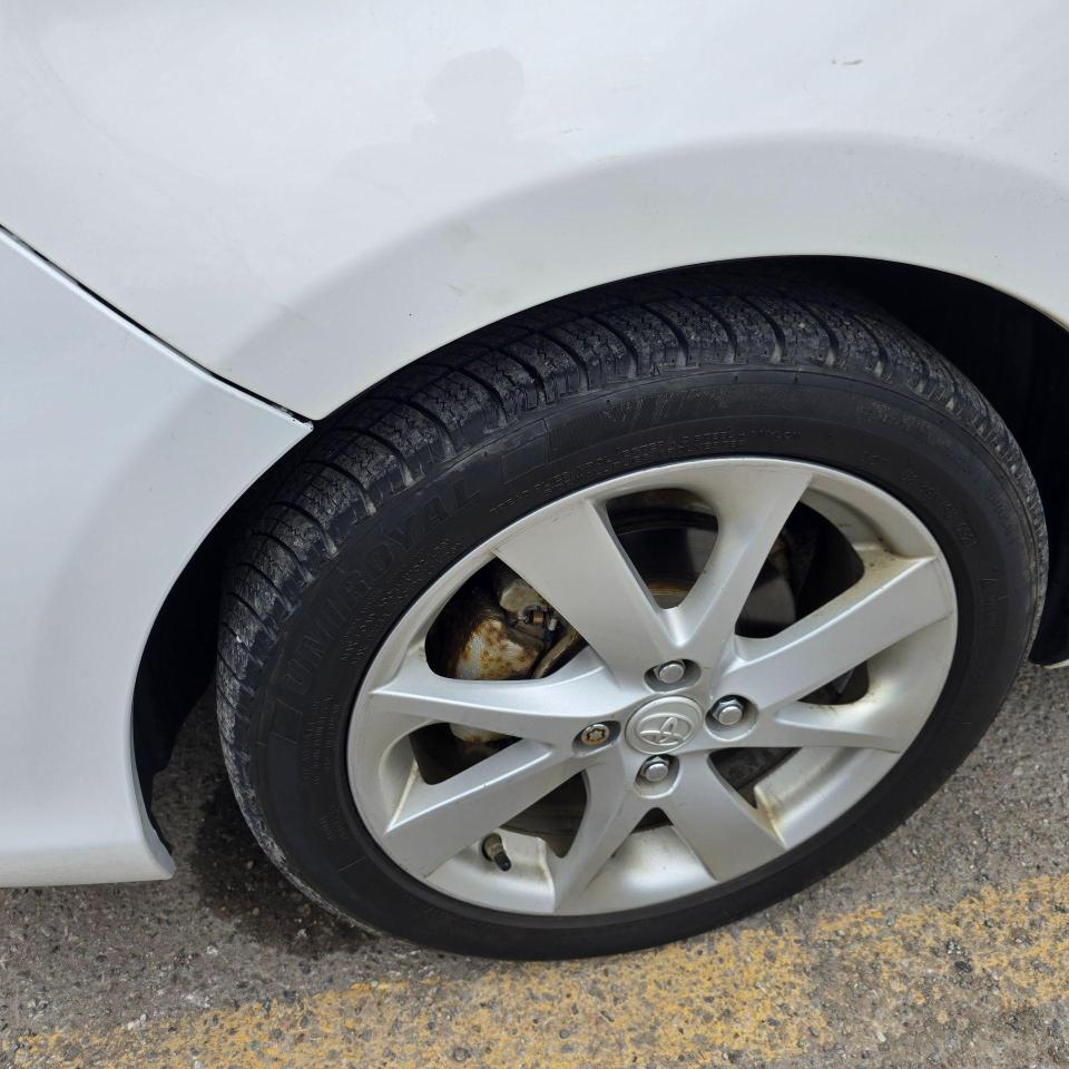 2012 Toyota Prius c 5dr HB Technology - Photo #7