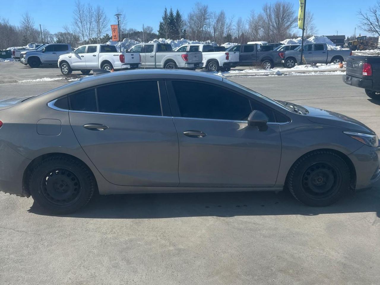 2018 Chevrolet Cruze 4dr Sdn - Photo #3