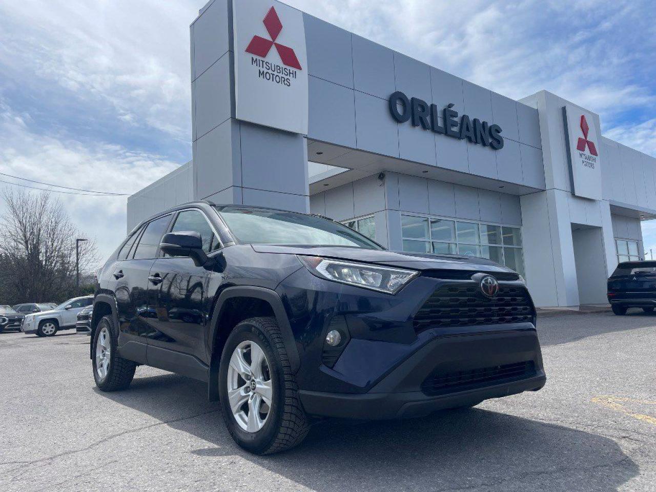 Used 2019 Toyota RAV4 XLE for sale in Orléans, ON