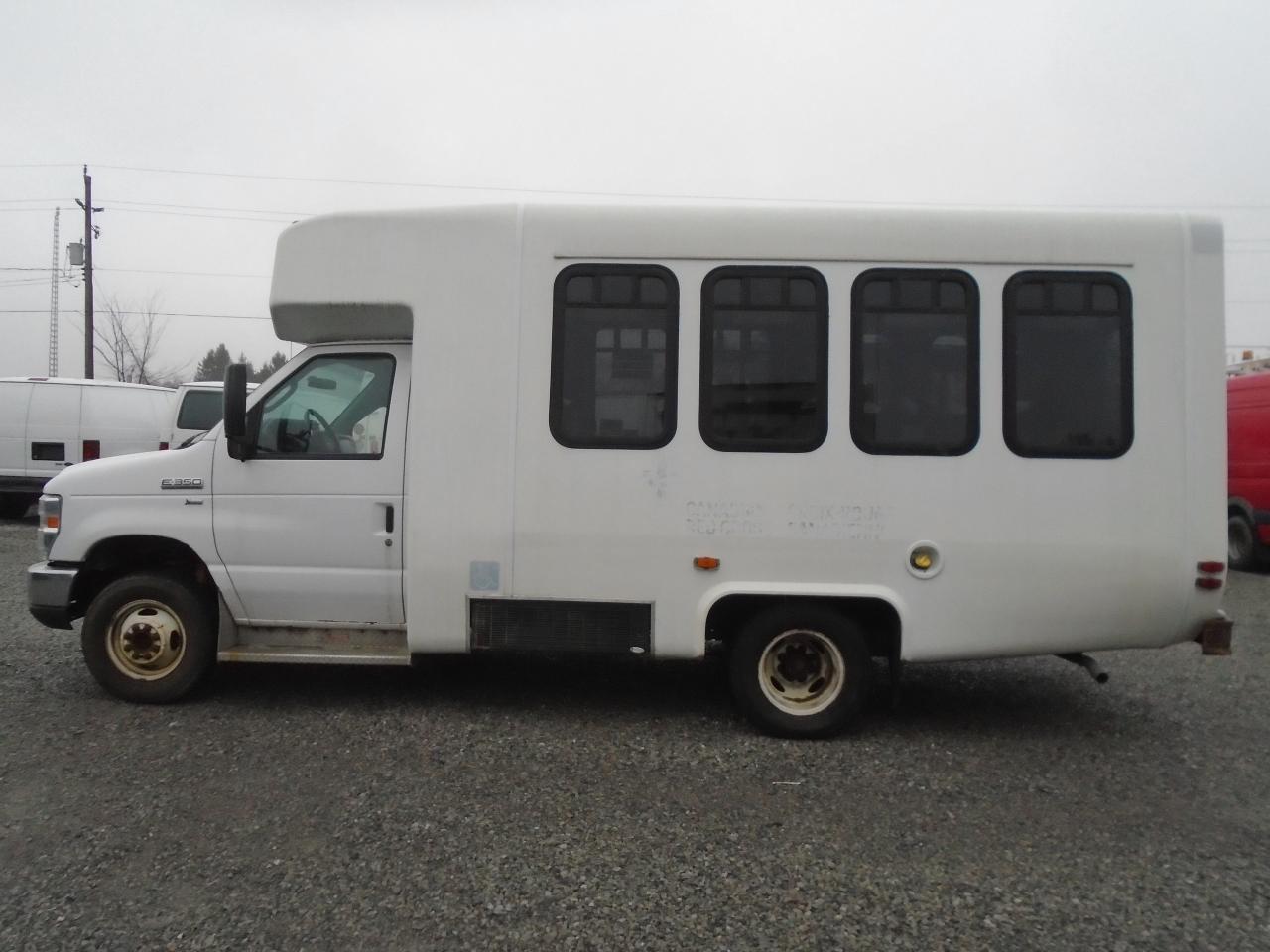 2015 Ford Econoline E-350 Super Duty 138  SRW - Photo #6
