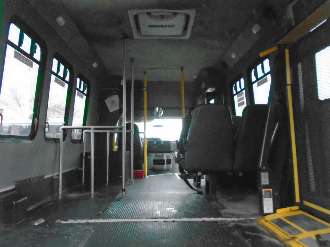 2015 Ford Econoline E-350 Super Duty 138  SRW - Photo #24