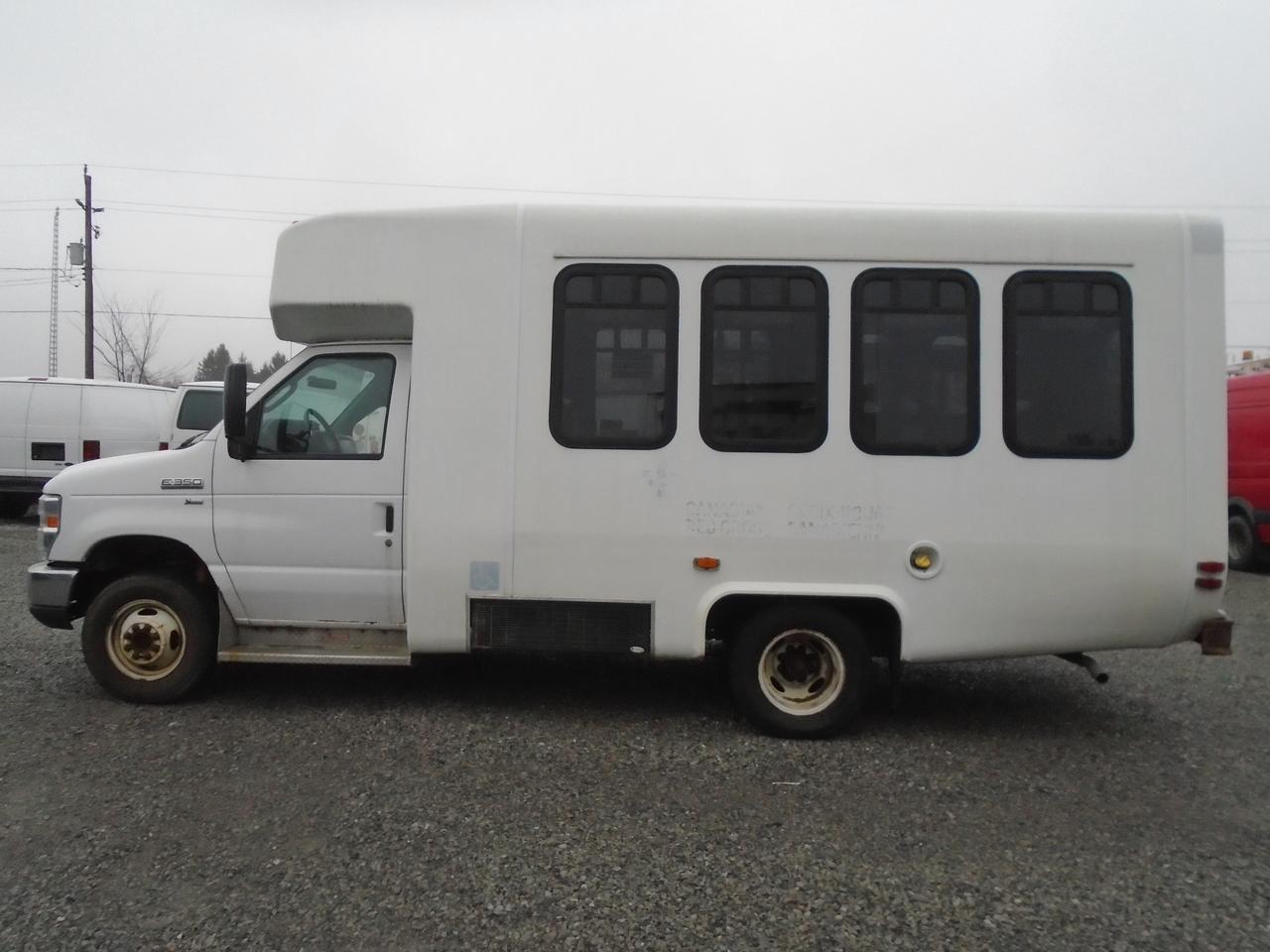 2015 Ford Econoline E-350 Super Duty 138  SRW Photo