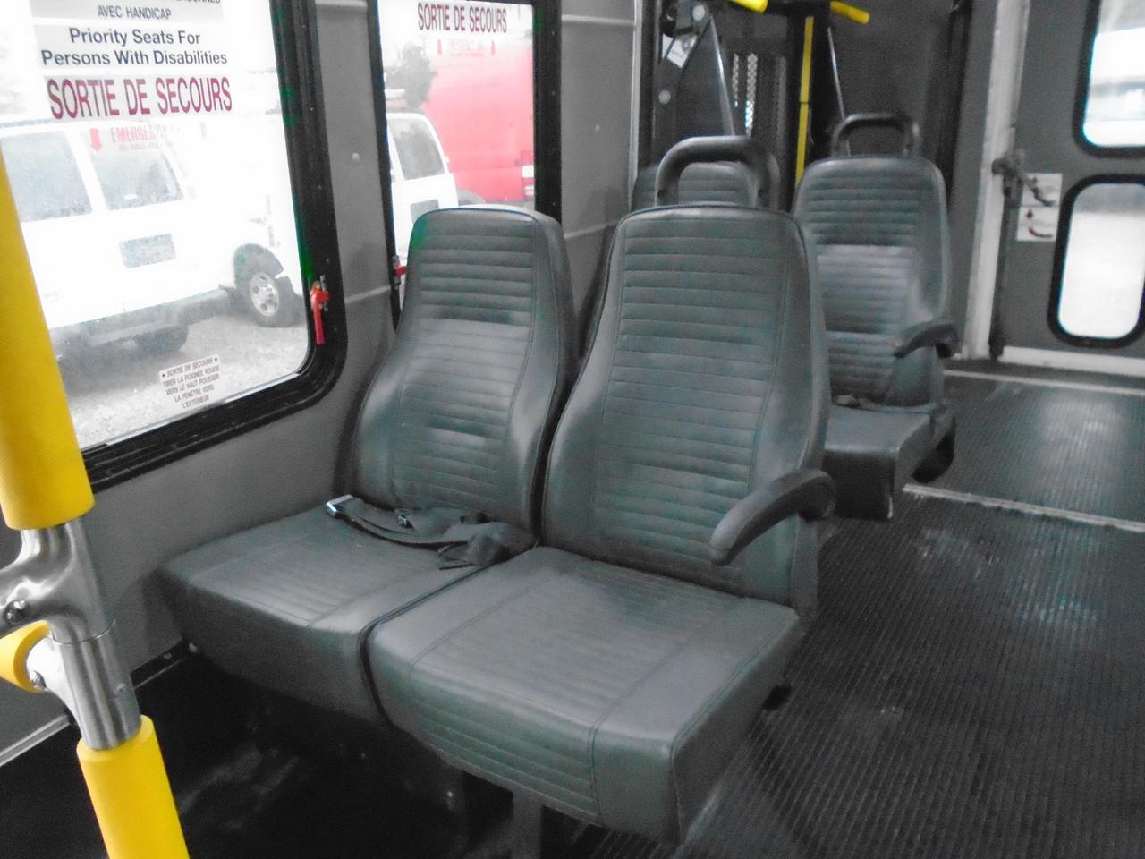 2015 Ford Econoline E-350 Super Duty 138  SRW Photo