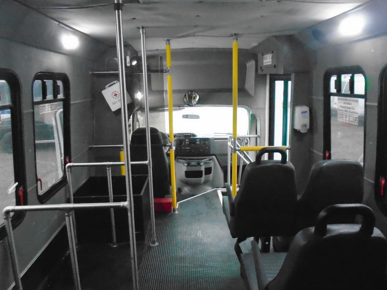 2015 Ford Econoline E-350 Super Duty 138  SRW Photo