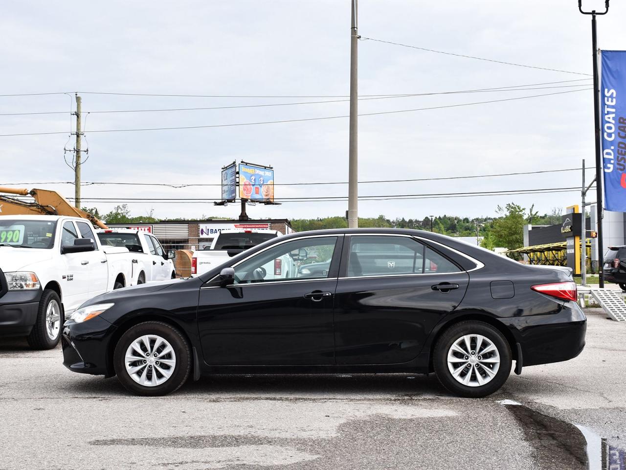 2015 Toyota Camry LE ~Backup Camera ~Bluetooth ~A/C ~LOW KM Photo3