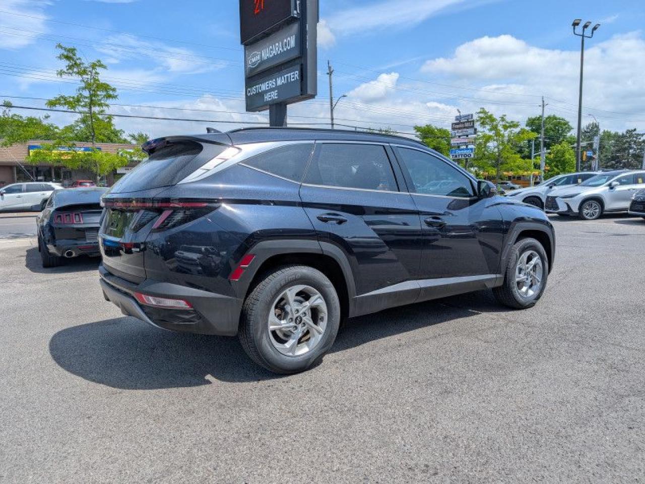2022 Hyundai Tucson Preferred AWD w/Trend Package  **LEATHER** Photo4
