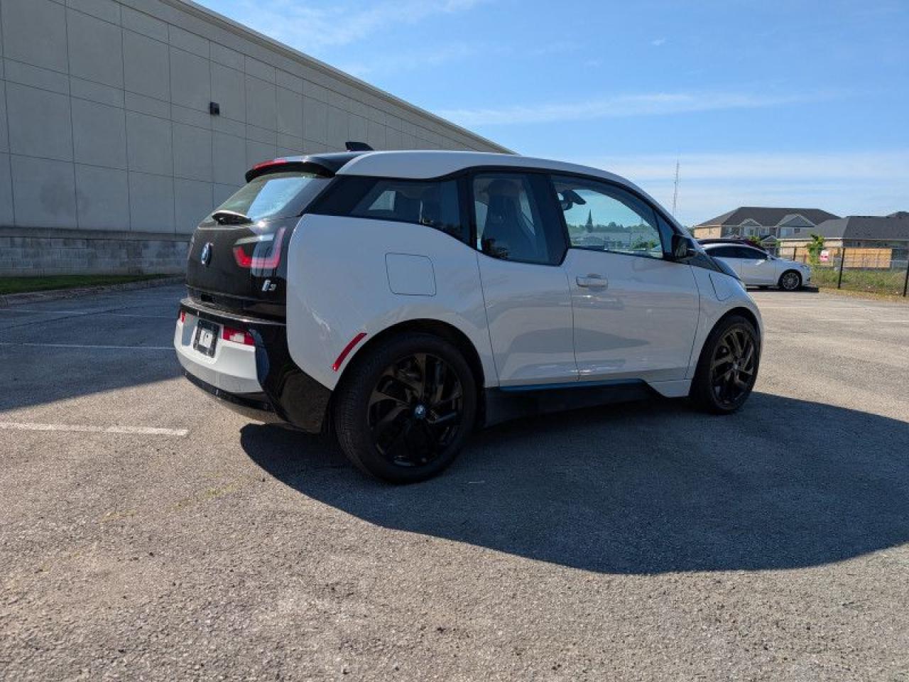 2017 BMW i3 94Ah With Range Extender  **LOW KMS - PREM PKG** Photo4