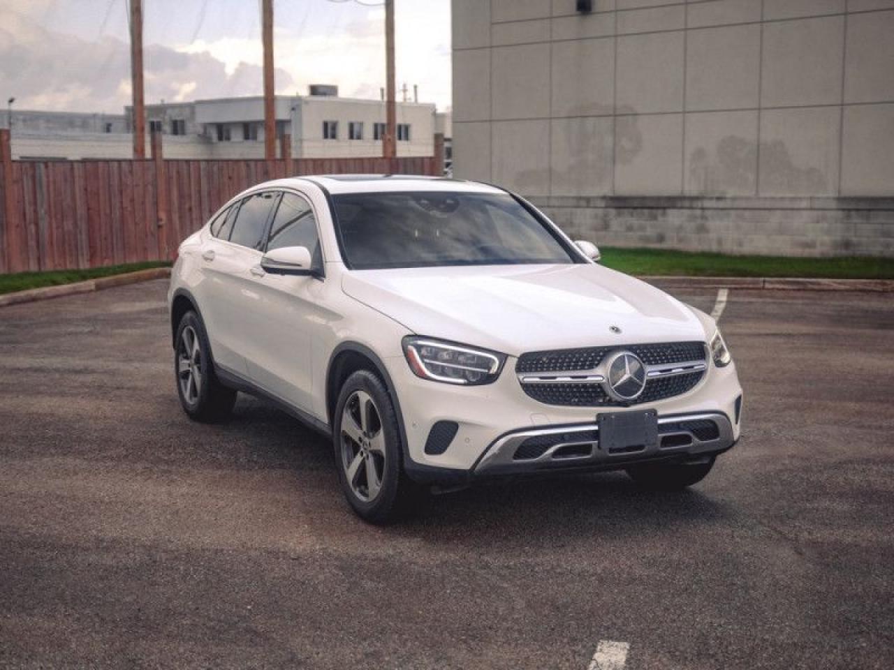 2023 Mercedes-Benz GLC 300 4MATIC Coupe  **SUNROOF** Photo4