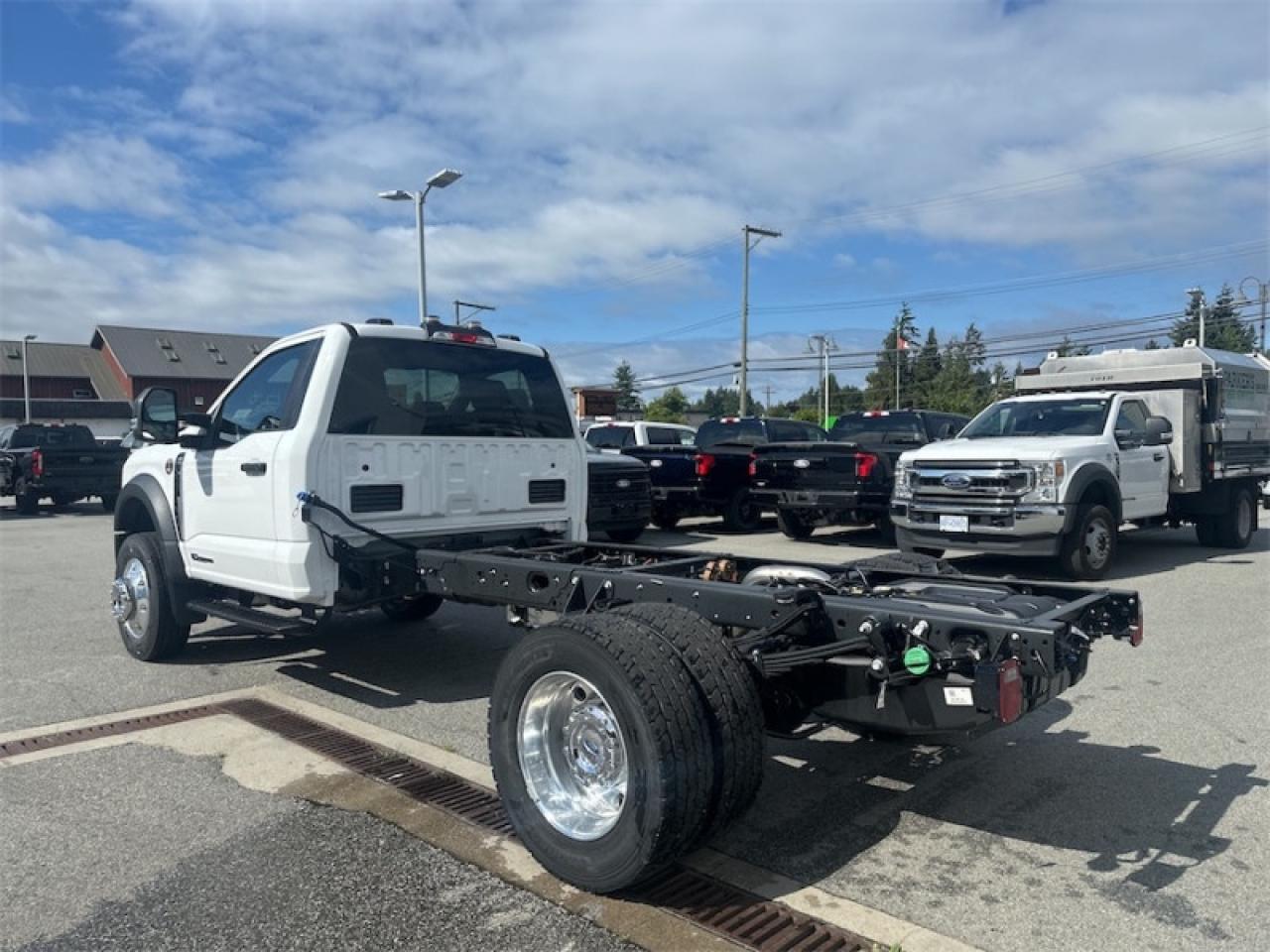 2025 Ford F-600 Super Duty DRW XLT  - Diesel Engine Photo2
