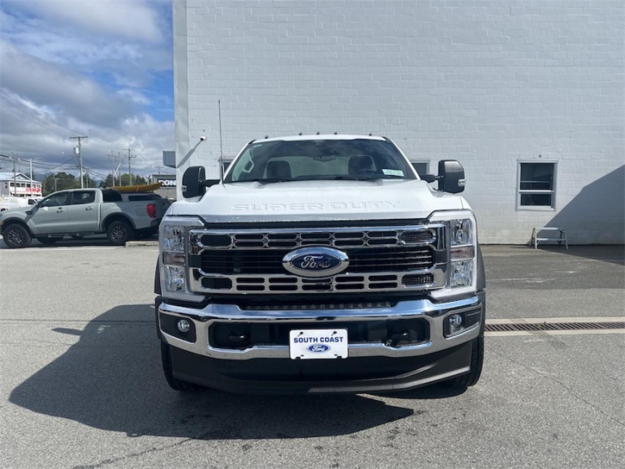 2025 Ford F-600 Super Duty DRW XLT  - Diesel Engine Photo5