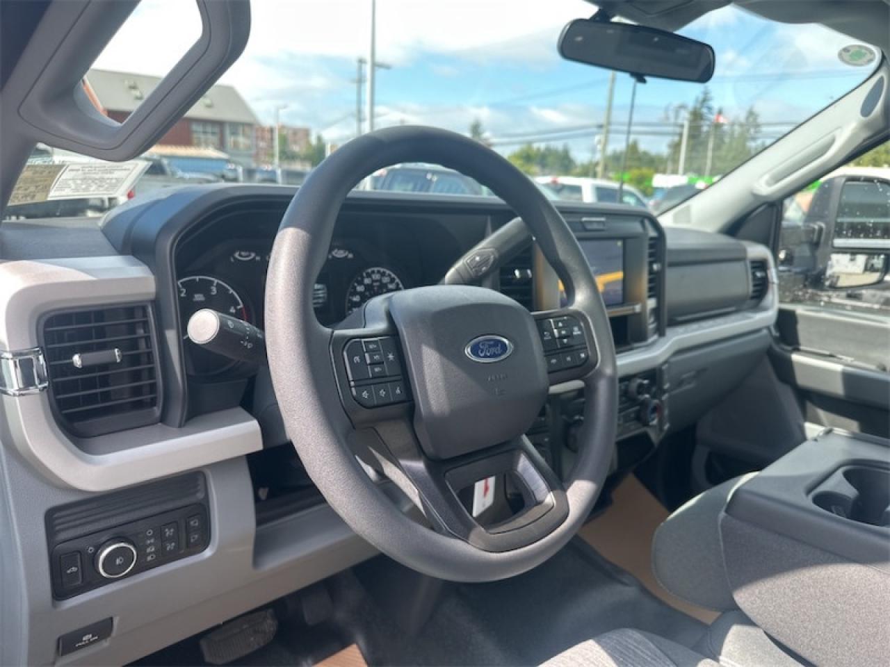 2025 Ford F-600 Super Duty DRW XLT  - Diesel Engine Photo5