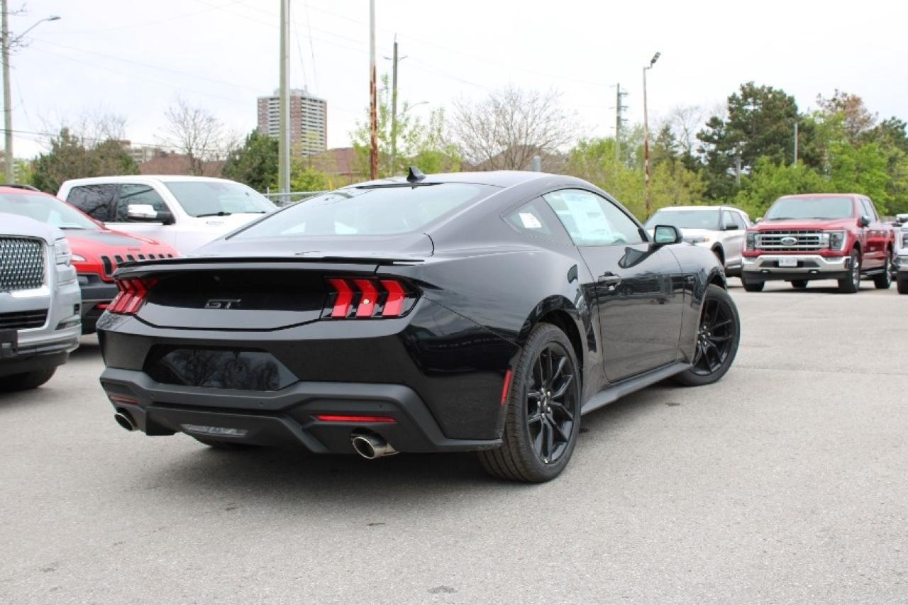 2025 Ford Mustang GT Fastback Photo