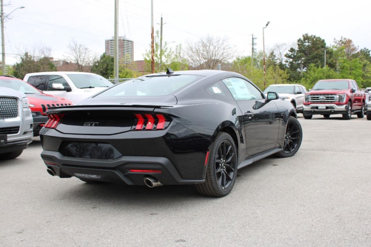 2025 Ford Mustang GT Fastback Photo