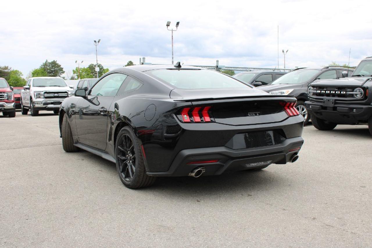 2025 Ford Mustang GT Fastback Photo