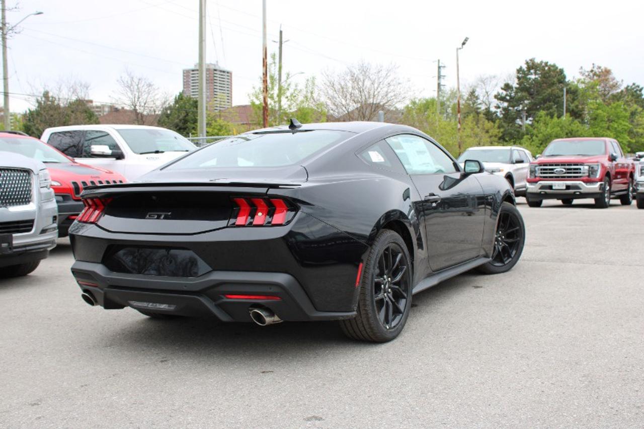 2025 Ford Mustang GT Fastback Photo