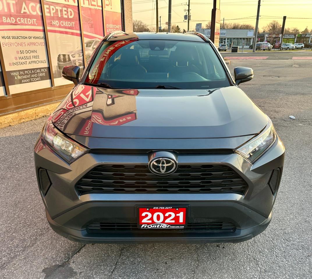 2021 Toyota RAV4 LE AWD Photo2