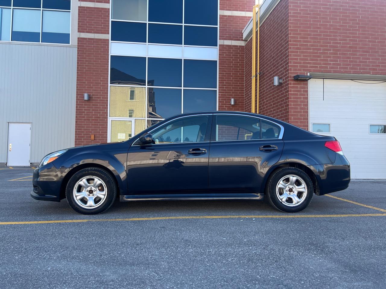 2013 Subaru Legacy 4dr Sdn Auto CERTIFIED Photo2