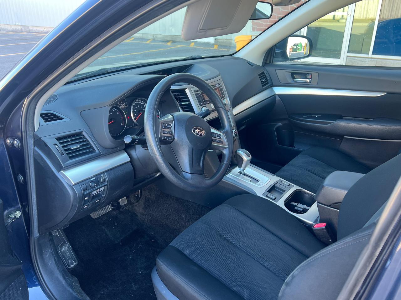 2013 Subaru Legacy 4dr Sdn Auto CERTIFIED - Photo #9