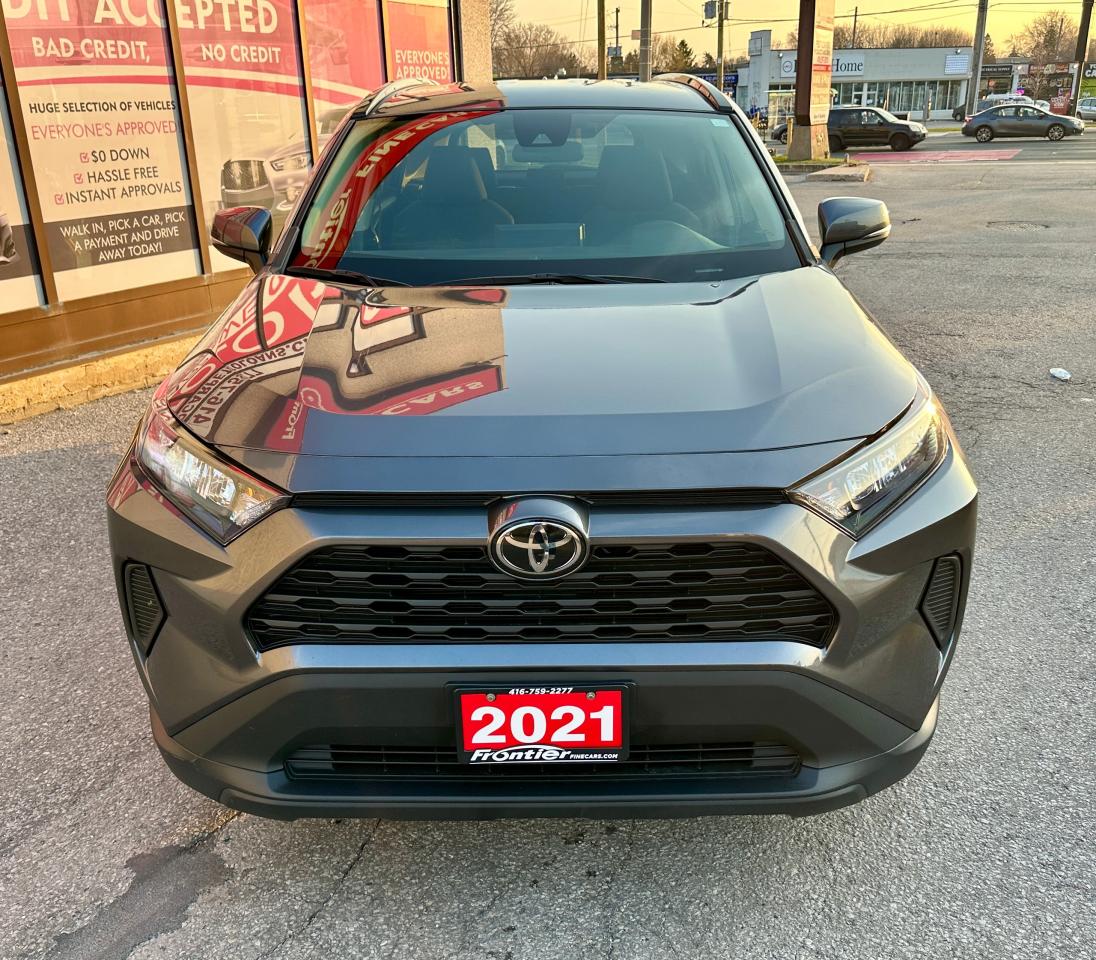 2021 Toyota RAV4 LE AWD Photo2