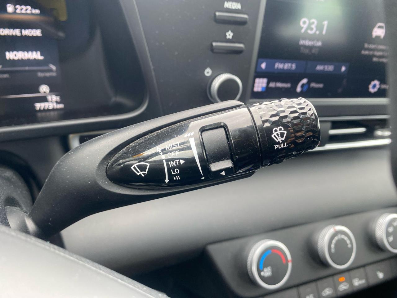 2022 Hyundai Elantra Essential ~Heated Seats ~Alloys ~Bluetooth ~Cam Photo