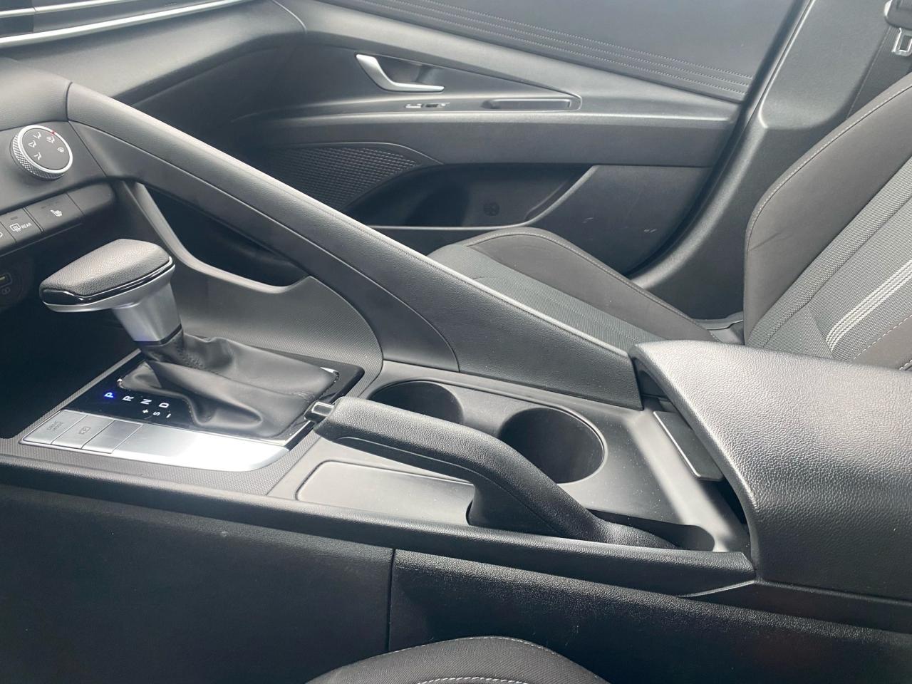 2022 Hyundai Elantra Essential ~Heated Seats ~Alloys ~Bluetooth ~Cam Photo