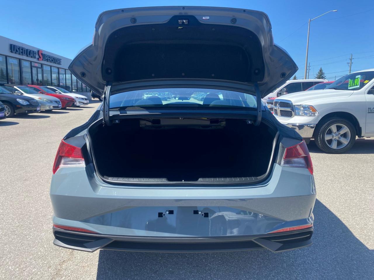 2022 Hyundai Elantra Preferred ~Heated Seats + Wheel ~Camera ~Moonroof Photo4