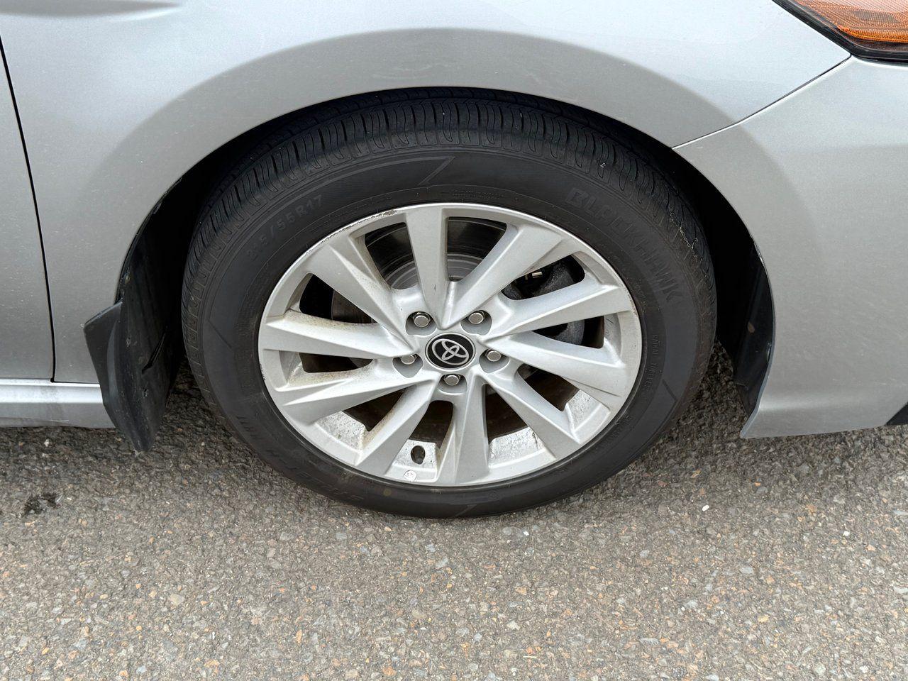 2022 Toyota Camry SE Photo3