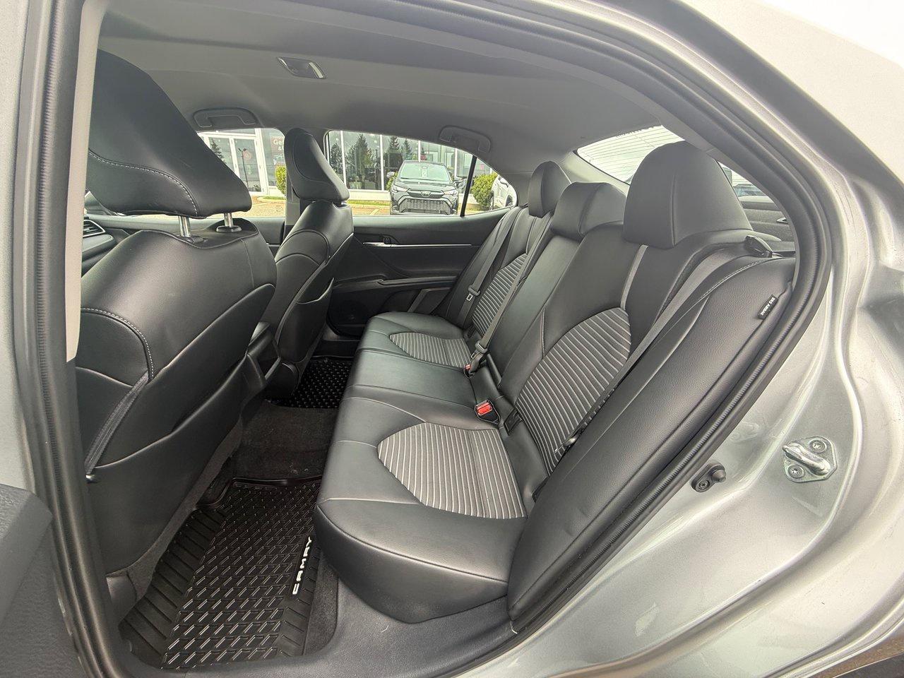 2022 Toyota Camry SE Photo
