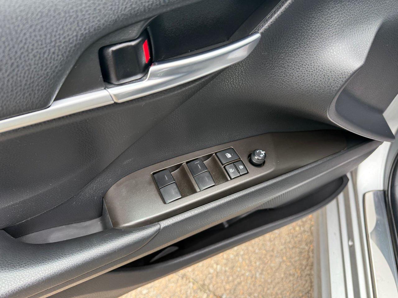 2022 Toyota Camry SE Photo