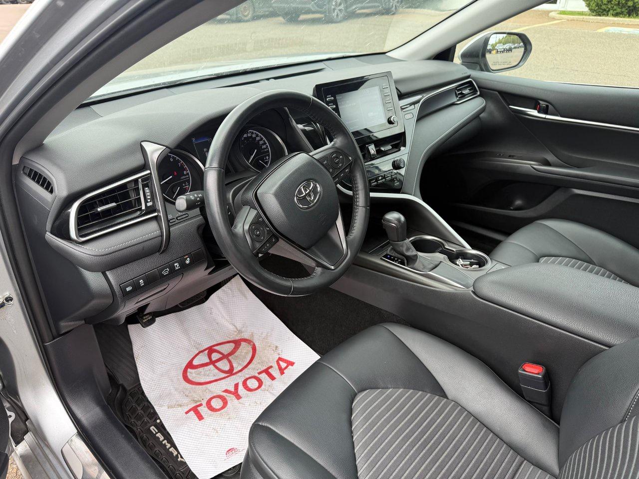 2022 Toyota Camry SE Photo