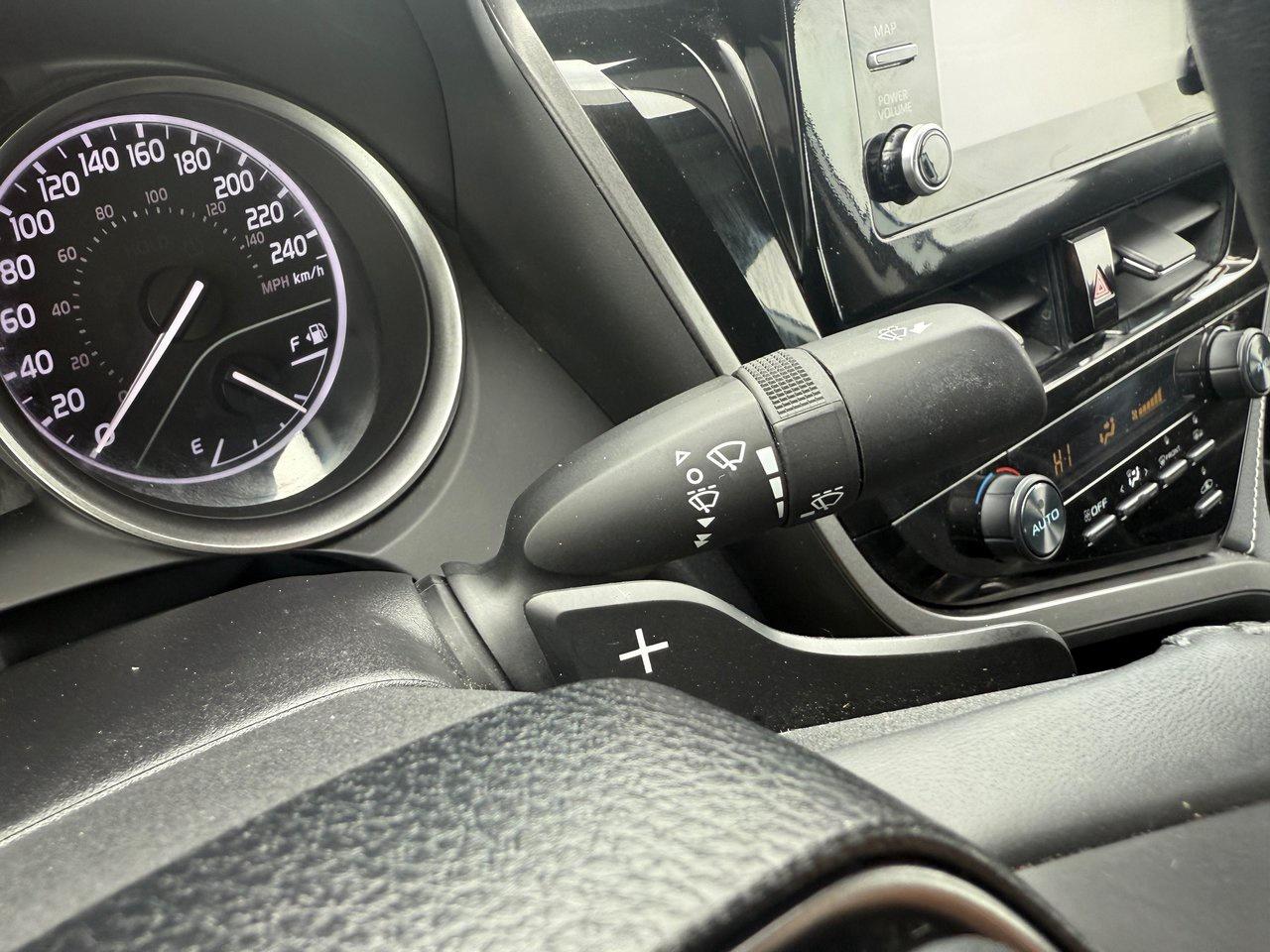 2022 Toyota Camry SE Photo