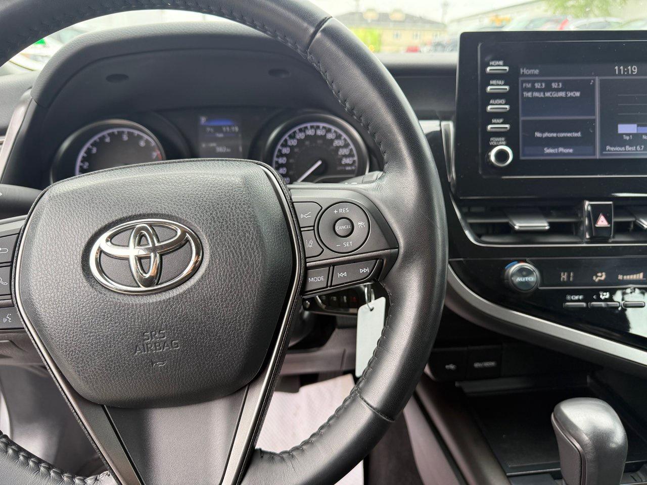 2022 Toyota Camry SE Photo