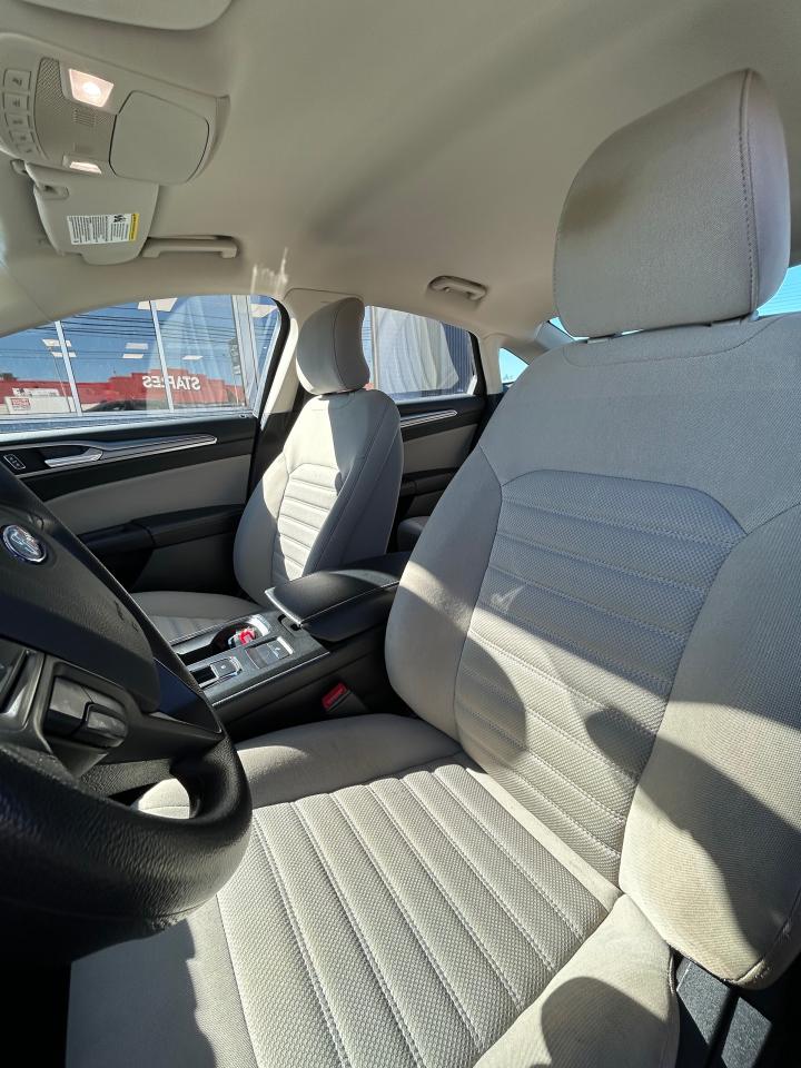 2017 Ford Fusion S - Photo #8