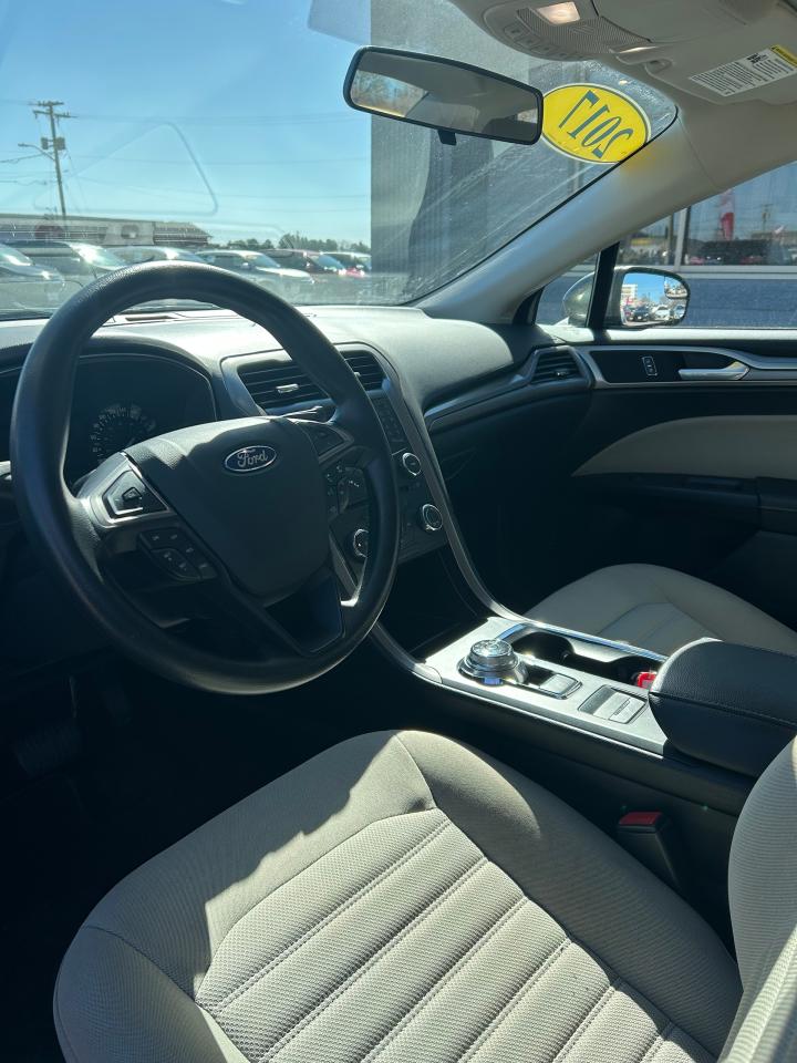 2017 Ford Fusion S - Photo #7