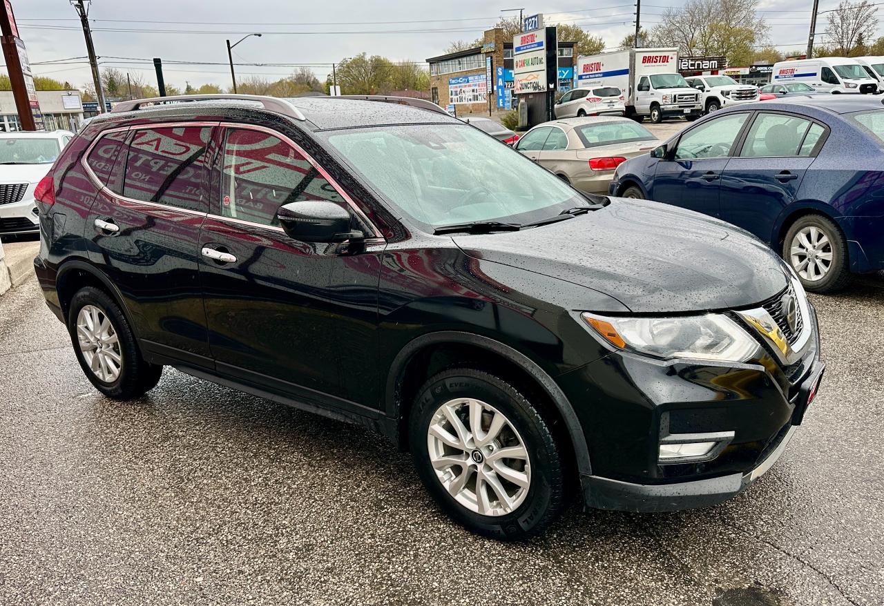 2020 Nissan Rogue AWD SV Photo3