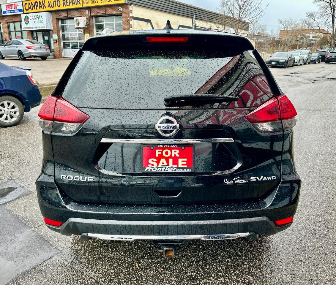 2020 Nissan Rogue AWD SV Photo4