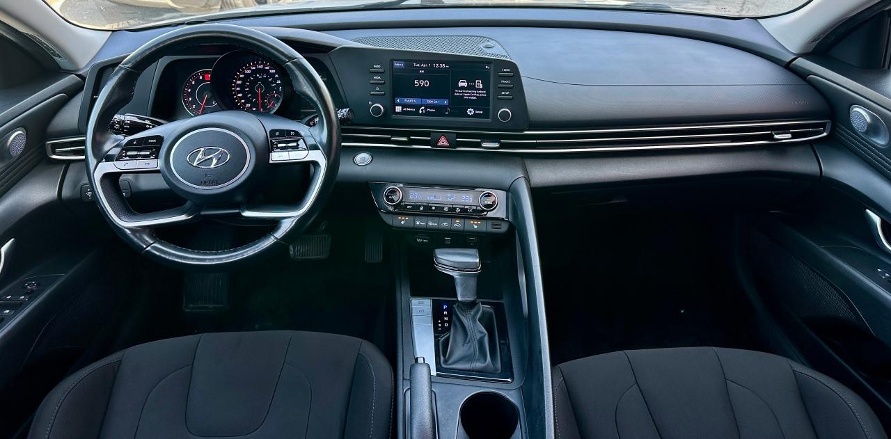 2021 Hyundai Elantra Preferred IVT w/Sun & Tech Package Photo