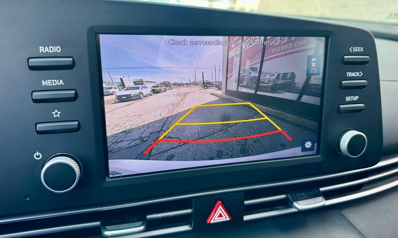 2021 Hyundai Elantra Preferred IVT w/Sun & Tech Package Photo