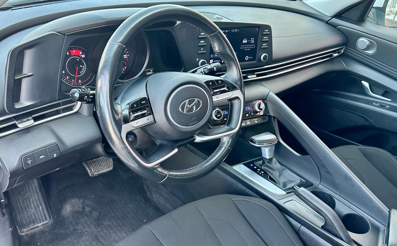 2021 Hyundai Elantra Preferred IVT w/Sun & Tech Package Photo